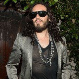 Russell-Brand-crashes-car