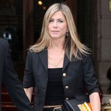 Jennifer-Anistons-friends-argue-over-bachelorette
