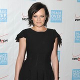 Elisabeth-Moss-struggling-with-Mad-Men-end