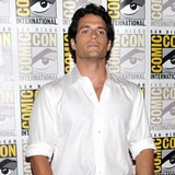 Henry-Cavill-struggled-with-Superman-suit