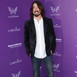 Dave-Grohl:-McCartney-likes-to-jam