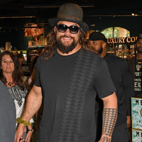 Jason Momoa goes Instagram official with Adria Arjona - Vimarsana News