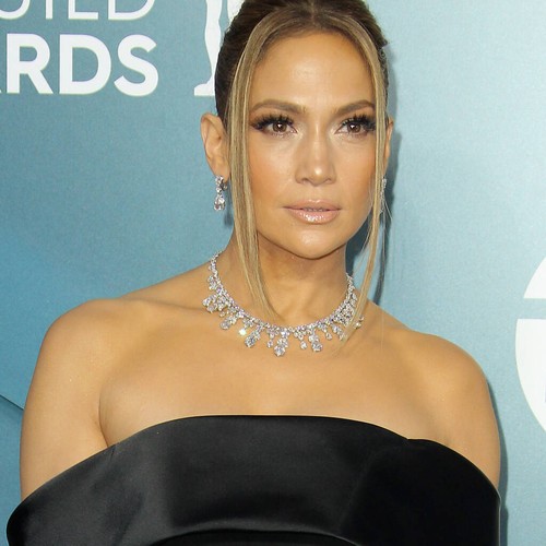 Jennifer Lopez dodges question about Ben Affleck romance thumbnail