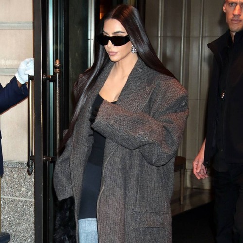 Kim Kardashian calls out Kanye West over child custody comments thumbnail
